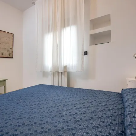 233 - Casa Milla - Centro Citta - 150metri Dal Mare E - Parcheggio Gratis Incluso
