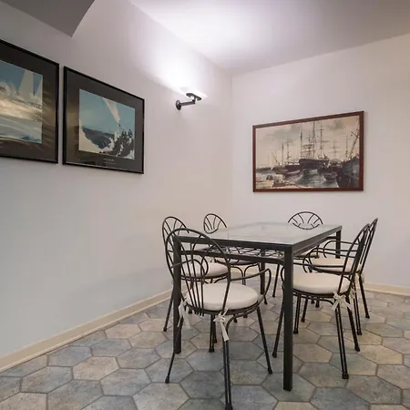233 - Casa Milla - Centro Citta - 150metri Dal Mare E - Parcheggio Gratis Incluso *