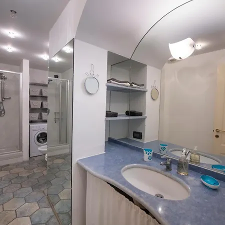 233 - Casa Milla - Centro Citta - 150metri Dal Mare E - Parcheggio Gratis Incluso