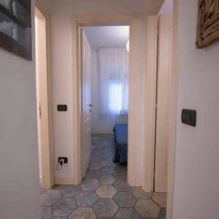 233 - Casa Milla - Centro Citta - 150metri Dal Mare E - Parcheggio Gratis Incluso דירה *