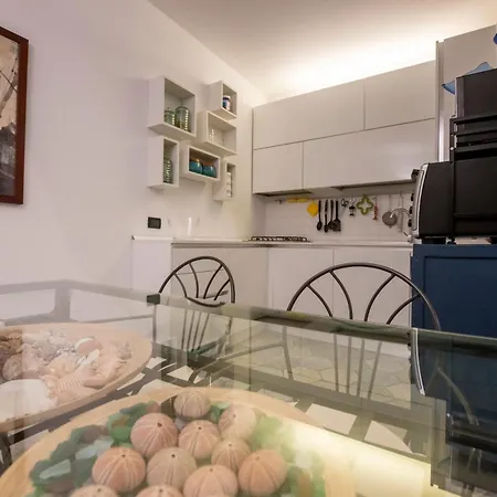 233 - Casa Milla - Centro Citta - 150metri Dal Mare E - Parcheggio Gratis Incluso *